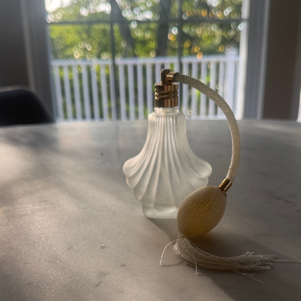 Elegant Frosted Glass Perfume Atomizer